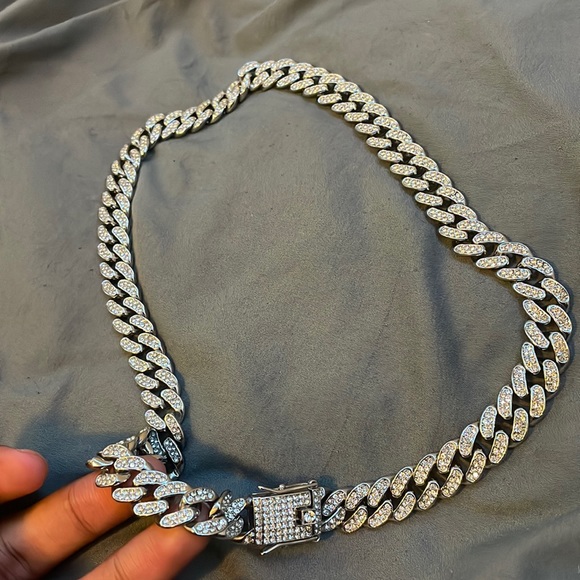 Gold plated Diamond clip necklace(similar to cuban link - Picture 1 of 3